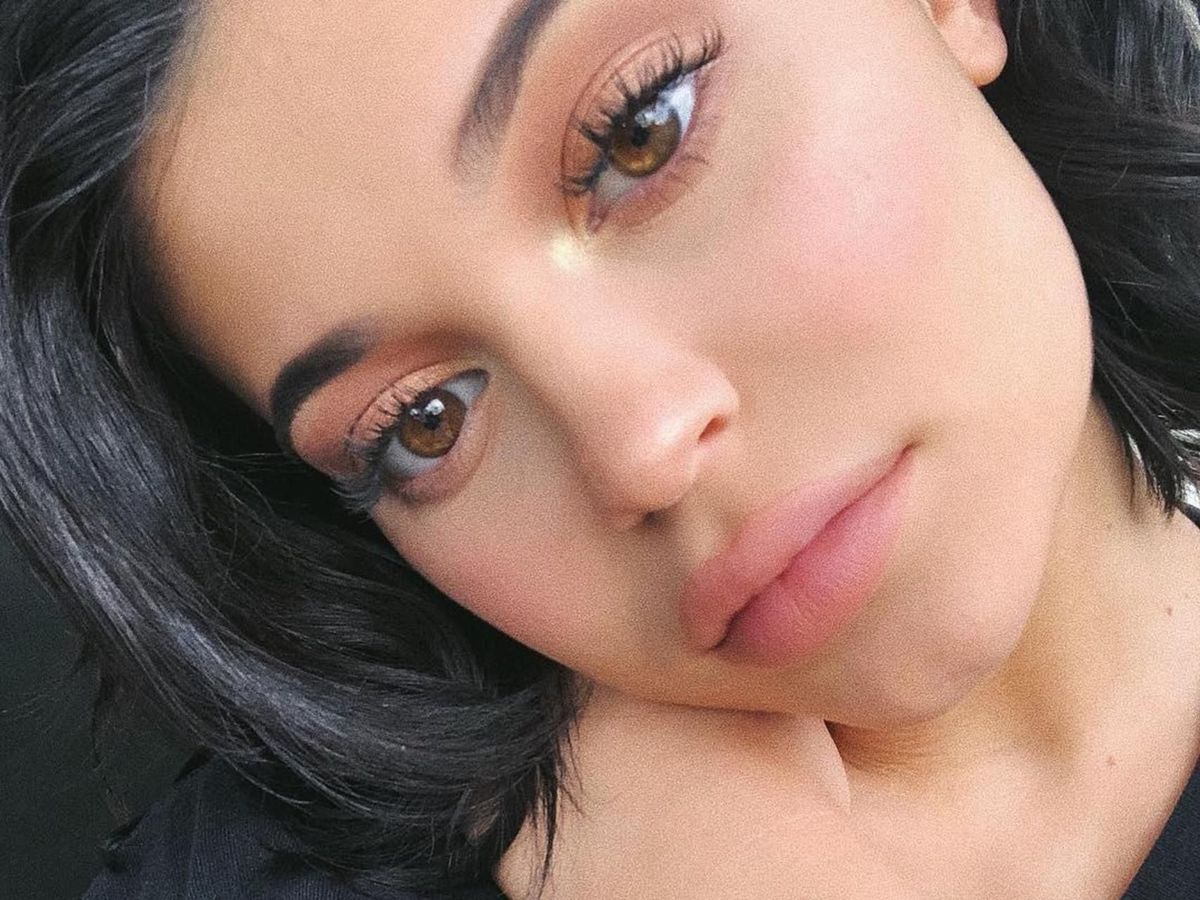 Az ikonikus műszempilla: mindenki Kylie Jenner tekintetét akarja
