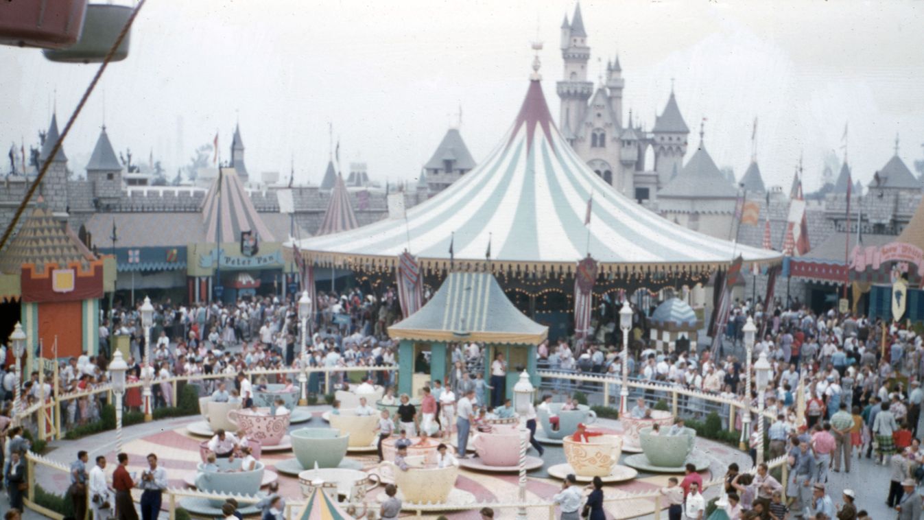 Disneyland nyitás
