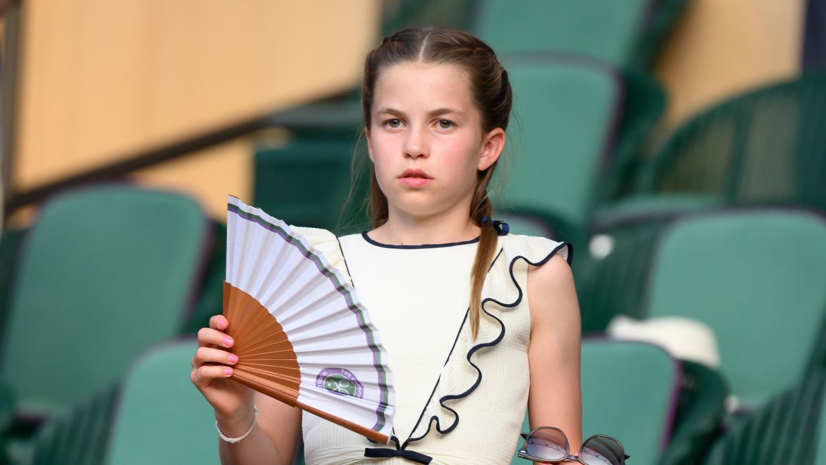 Sarolta hercegnő rózsaszínre festett körmökkel, és lehelletnyi sminkkel jelent meg Wimbledonban