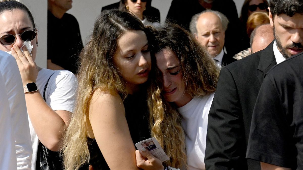 Szívszorító képsorok: Diogo Jota felesége is a koporsóvivők között volt, nem akarta elengedni férjét