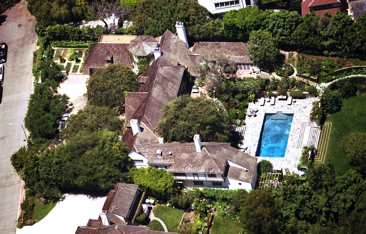 Brad Pitt és Jennifer Aniston korábbi Beverly Hills-i otthona