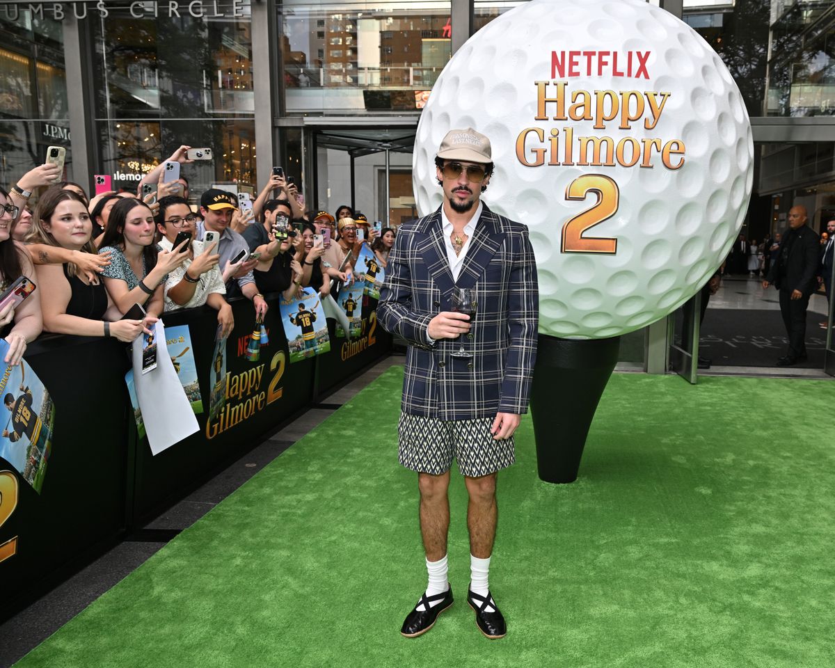 Bad Bunny a Happy Gilmore 2 bemutatójára érkezett ebben a topánkában. 
