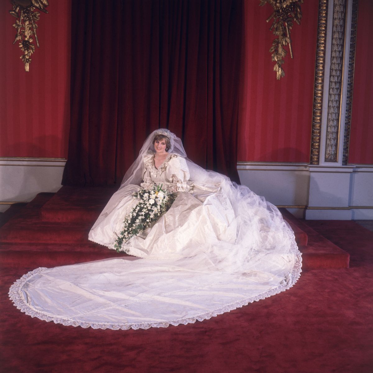 Diana hercegnő menyasszonyi ruhája