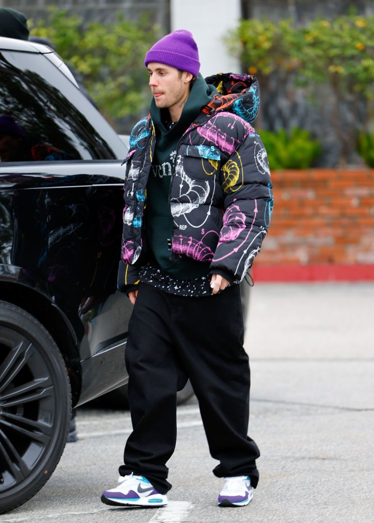 sneaker, LOS ANGELES, CA - JANUARY 15: Justin Bieber is seen on January 15, 2023 in Los Angeles, California.  (Photo by Rachpoot/Bauer-Griffin/GC Images)