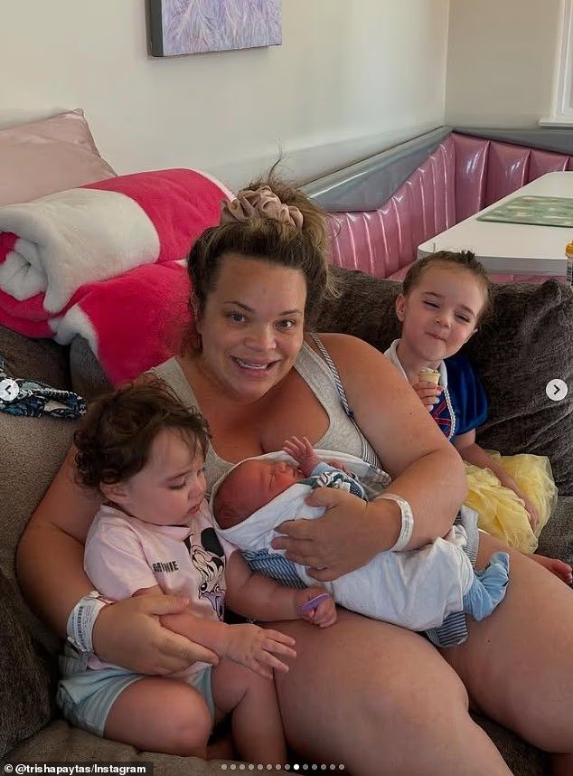 Trisha Paytas reinkarnációs gyerekeivel