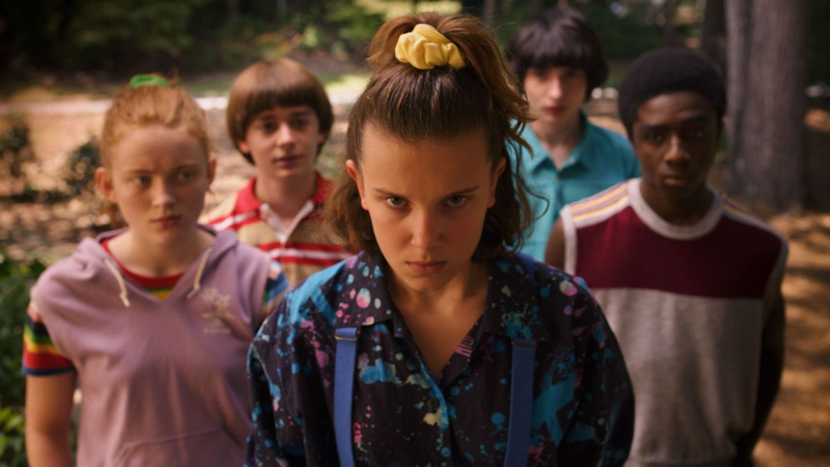 Stranger Things sztárjai már kinőtték a gyerekbiciklit – Ennyit nőttek a szereplők a sorozat indulása óta