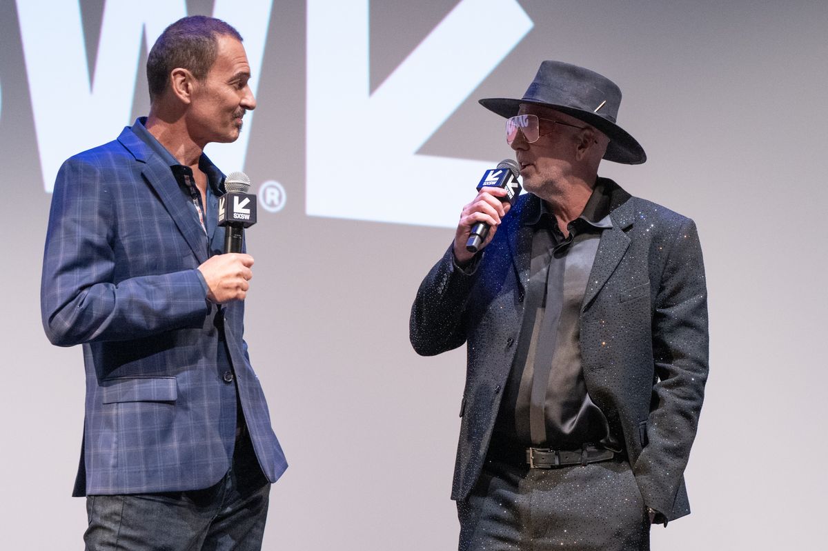 Julian McMahon utolsó nyilvános szereplése Nicolas Cage-el: a SXSW fesztiválon új pszichológiai thrillerüket, A szörföst népszerűsítették.