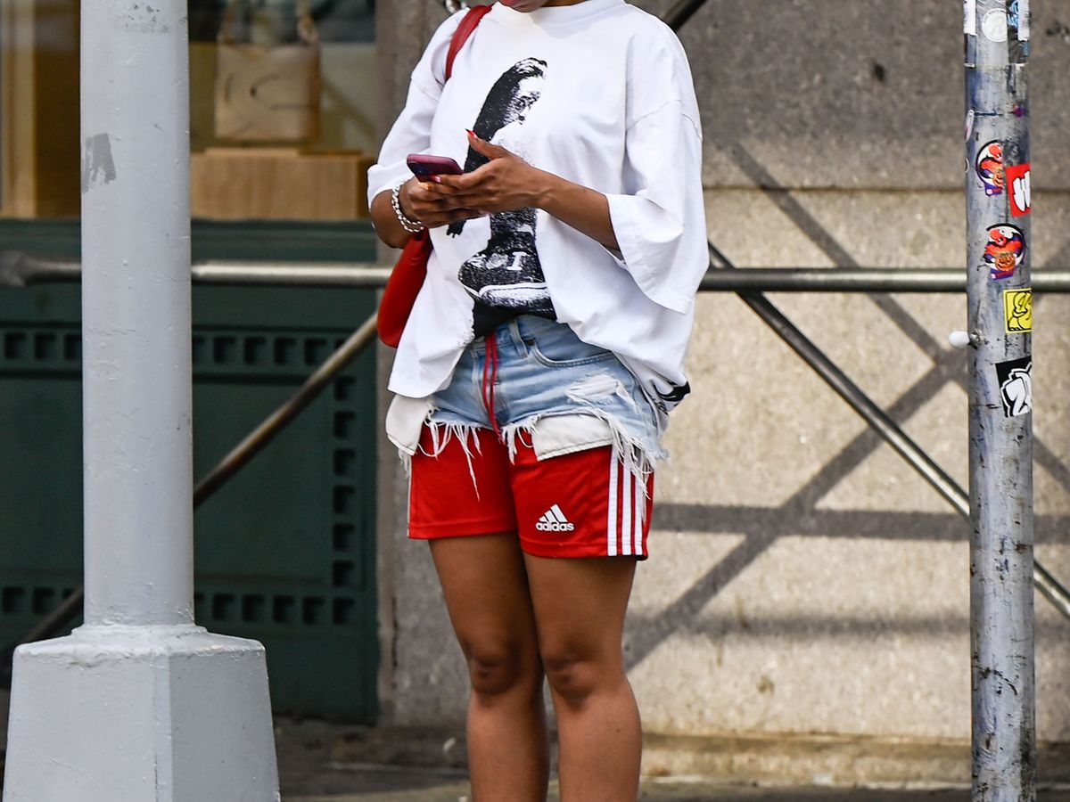 Hailey Bieber sportrövidnadrág
