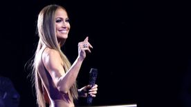Most mindenki Jennifer Lopez gótikus turnékörmeit akarja: trendet teremtett
