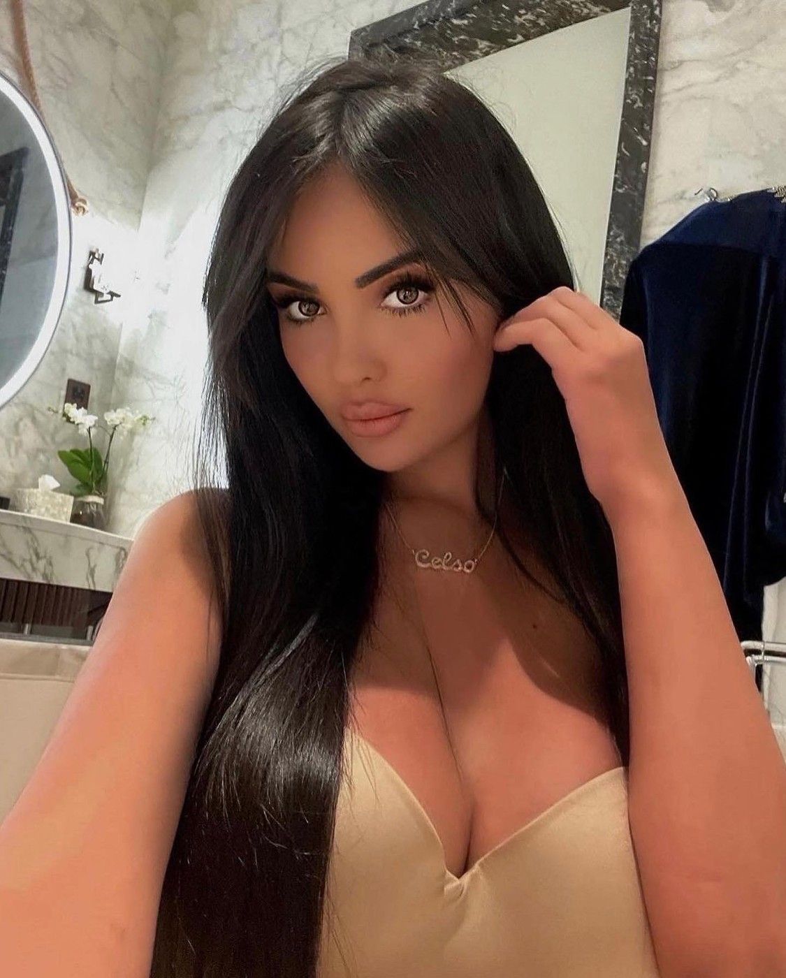 Kim Kardashianra akart hasonlítani az influencer 