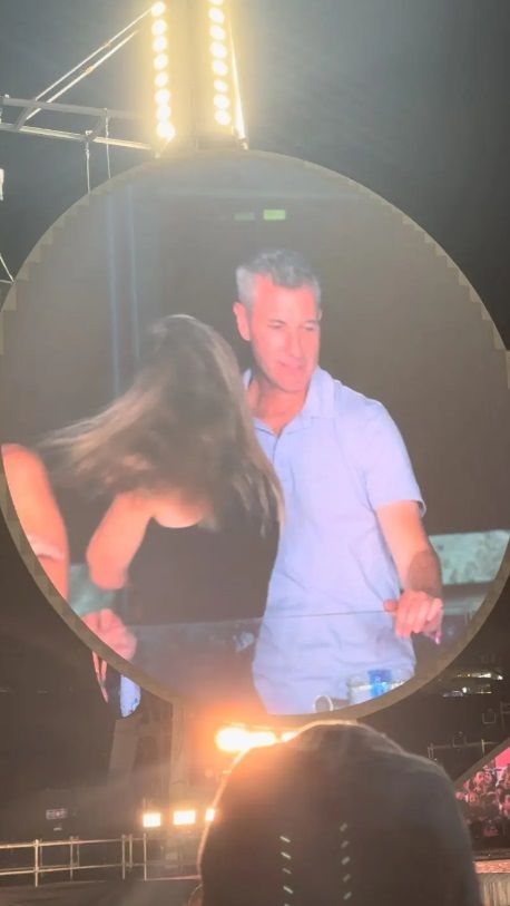 Andy Byron és szeretője, Kristin Cabot a Coldplay koncertjén