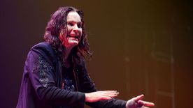 Reinkarnáció a köbön: II. Erzsébetet, Ferenc pápát és Ozzy Osbourne-t is megszülte az amerikai youtuber