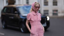2025 nyár uralkodó trendje a gingham minta: stílustippek a viseléséhez