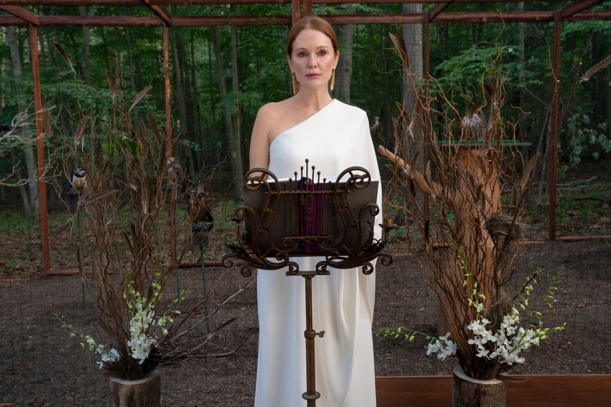 Szirének Sirens. Julianne Moore as Michaela Kell