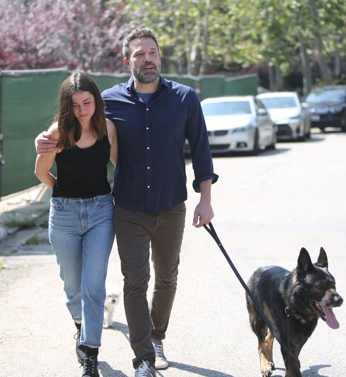 Ben Affleck and Ana De Armas strolling in Brentwood amid Corona virus crisis  april 1, 2020 /X17online.com April 1, 2020