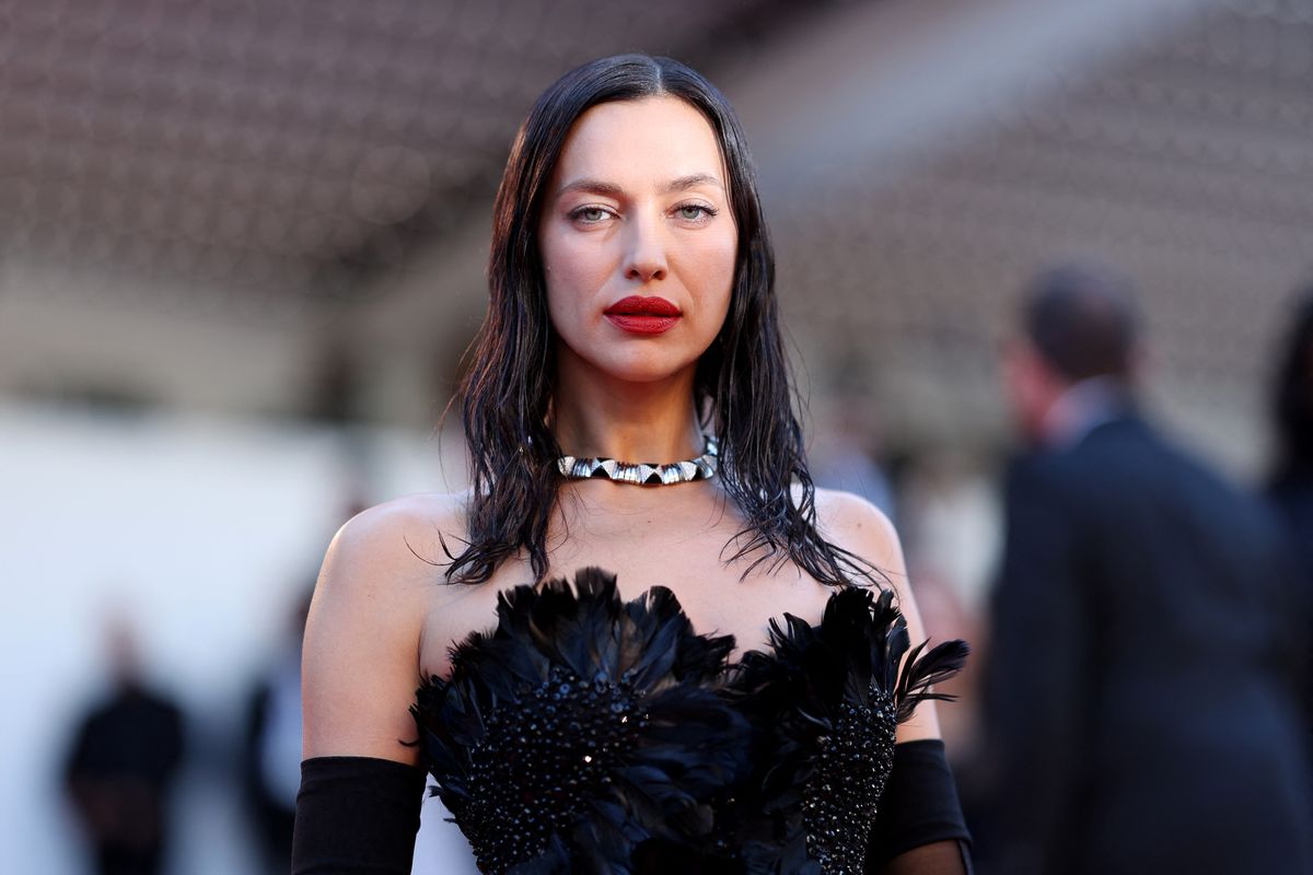 Russian model Irina Shayk arrives for the screening of the film "Dossier 137" at the 78th edition of the Cannes Film Festival in Cannes, southern France, on May 15, 2025. (Photo by Sameer AL-DOUMY / AFP)