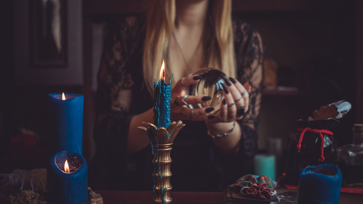 Szerelmi mágia, bájitalok, vagy éppen rontások? Számos sztár rajong a természetfeletti dolgokért