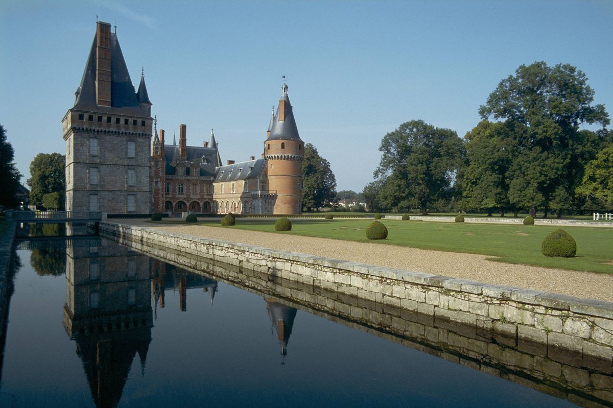 Eure-et-Loir: the castle of Maintenon. Offered by Louis XIV in 1674 to his mistress Françoise d'Aubigné, the estate of Maintenon is the successful synthesis of a medieval square court, a main Renaissance residence and a classical-style inspired wing joined by the marquise. Eure-et-Loir: le château de Maintenon. Offert par Louis XIV en 1674 à sa favorite Françoise d'Aubigné, le domaine de Maintenon est la synthèse réussie d'une cour carrée médiévale, d'un corps de logis Renaissance et d'une aile adjointe par la marquise d'inspiration classique. (Photo by Catherine BIBOLLET/Gamma-Rapho via Getty Images)