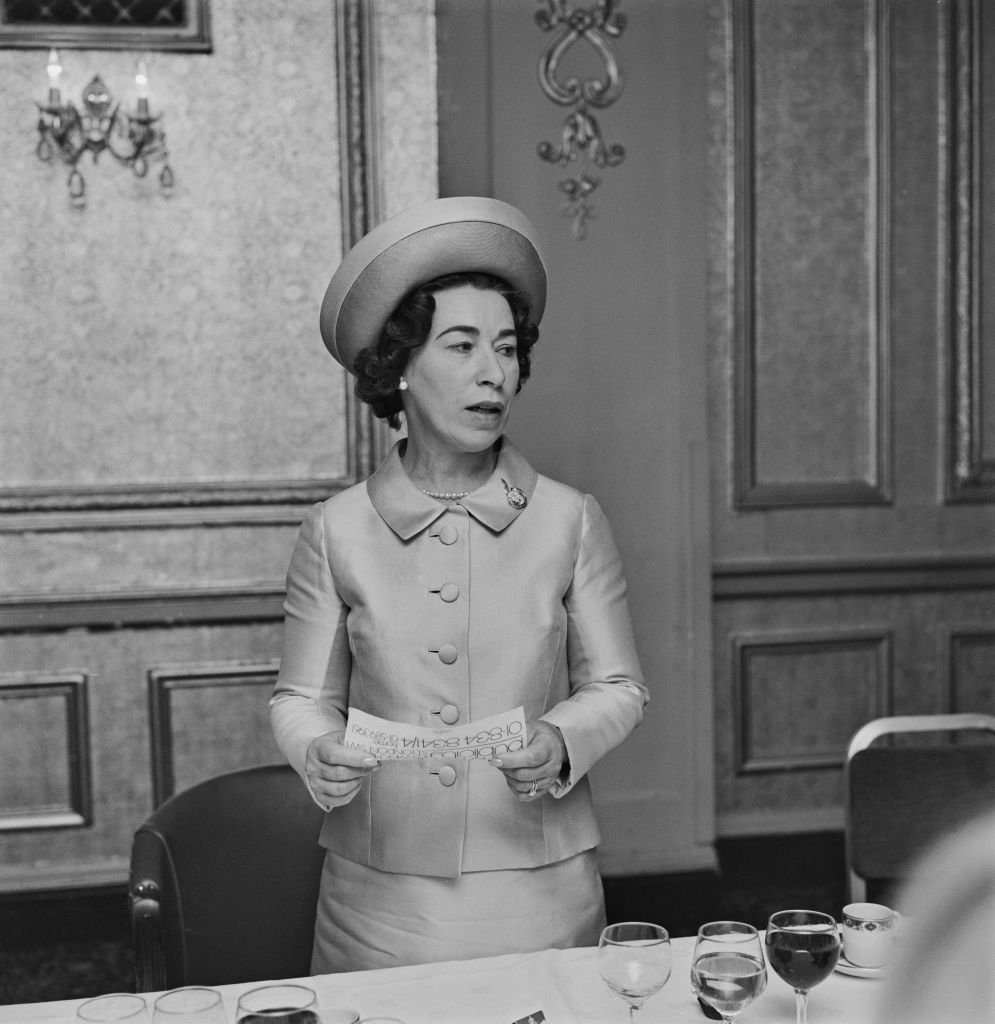 British actress Jeannette Charles, best known for her career as a Queen Elizabeth II lookalike, UK, 11th September 1974.  (Photo by Evening Standard/Hulton Archive/Getty Images)