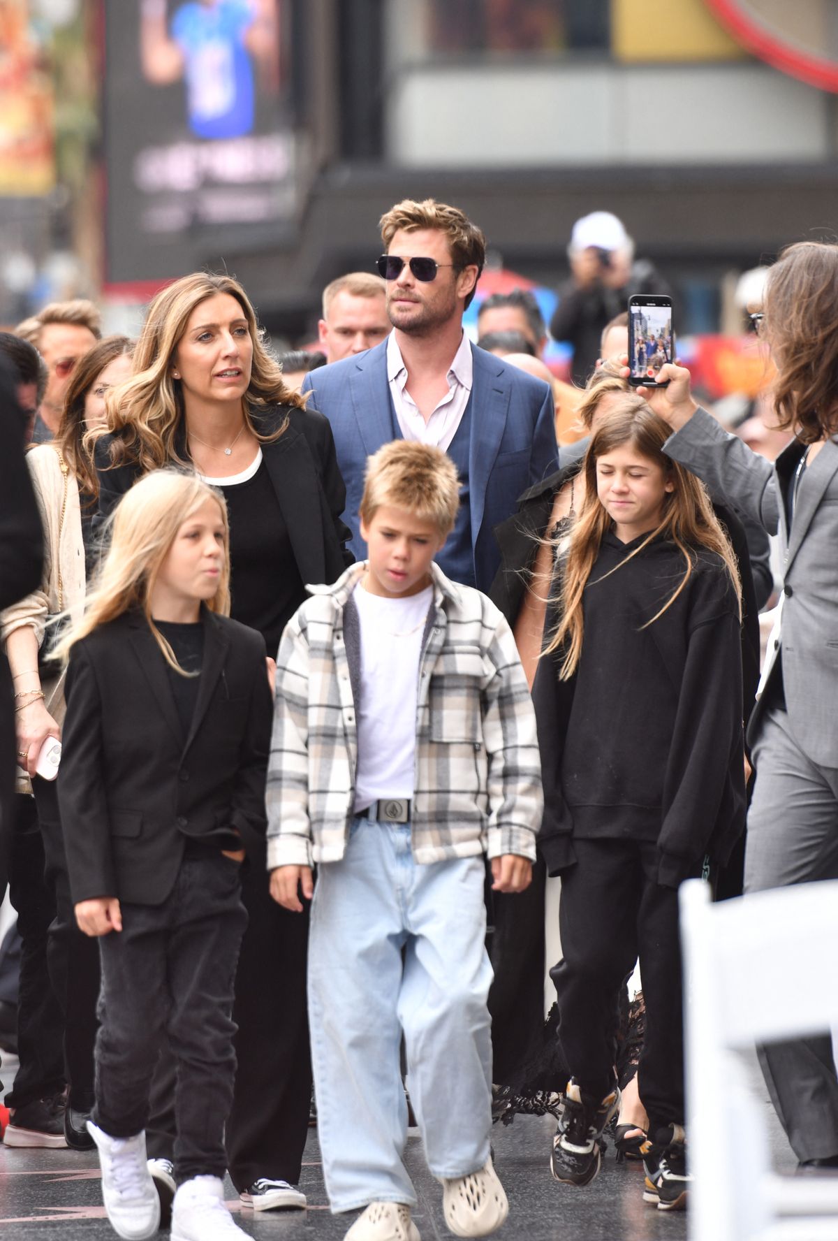 Chris Hemsworth és családja