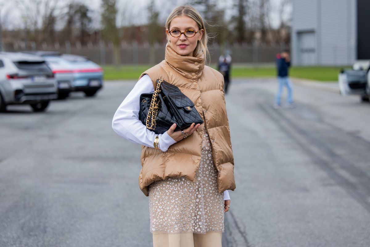 A késő őszi divat kedvence a női mellény.