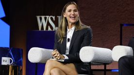 Jegygyűrűvel a gyűrűsujján fotózták le Jennifer Garnert