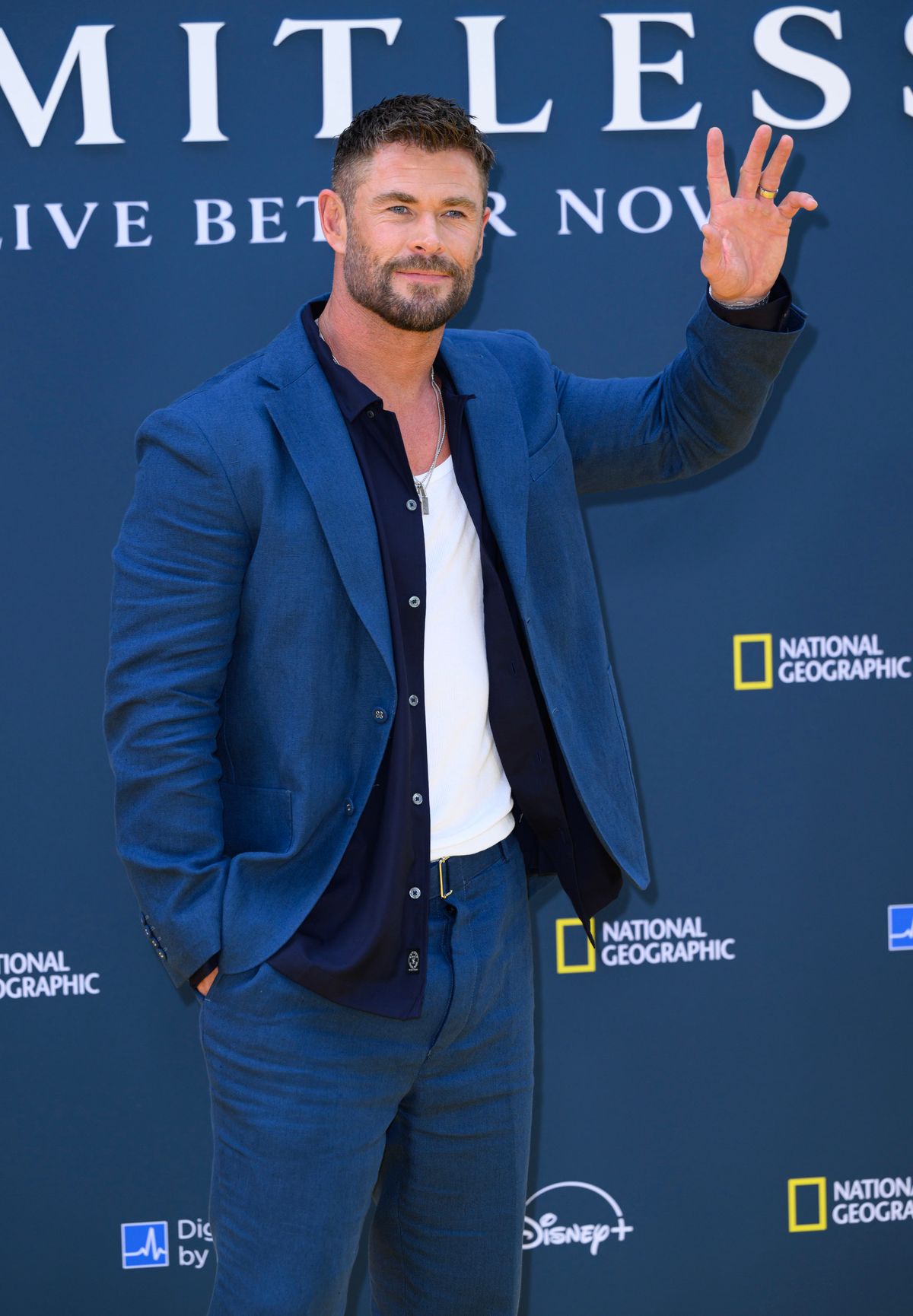 Élj jobban! Chris Hemsworth most megtanít minket kilépni a komfortzónánkból.