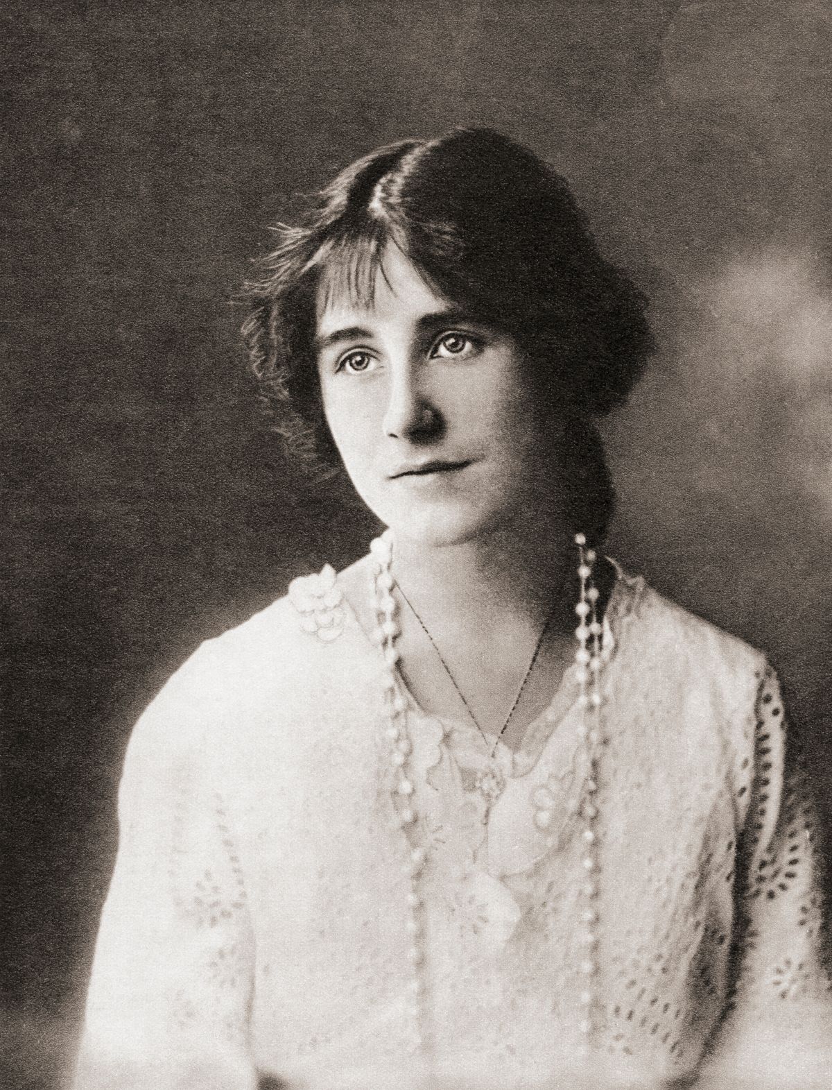 Lady  Elizabeth Angela Marguerite Bowes-Lyon, 1900 - 2002, seen here aged 16.  Future Duchess of York, Queen Elizabeth as wife of King George VI and mother of Queen Elizabeth II.  From The Coronation Book of King George VI and Queen Elizabeth, published 1937.(Photo by: Universal History Archive/Universal Images Group via Getty Images)