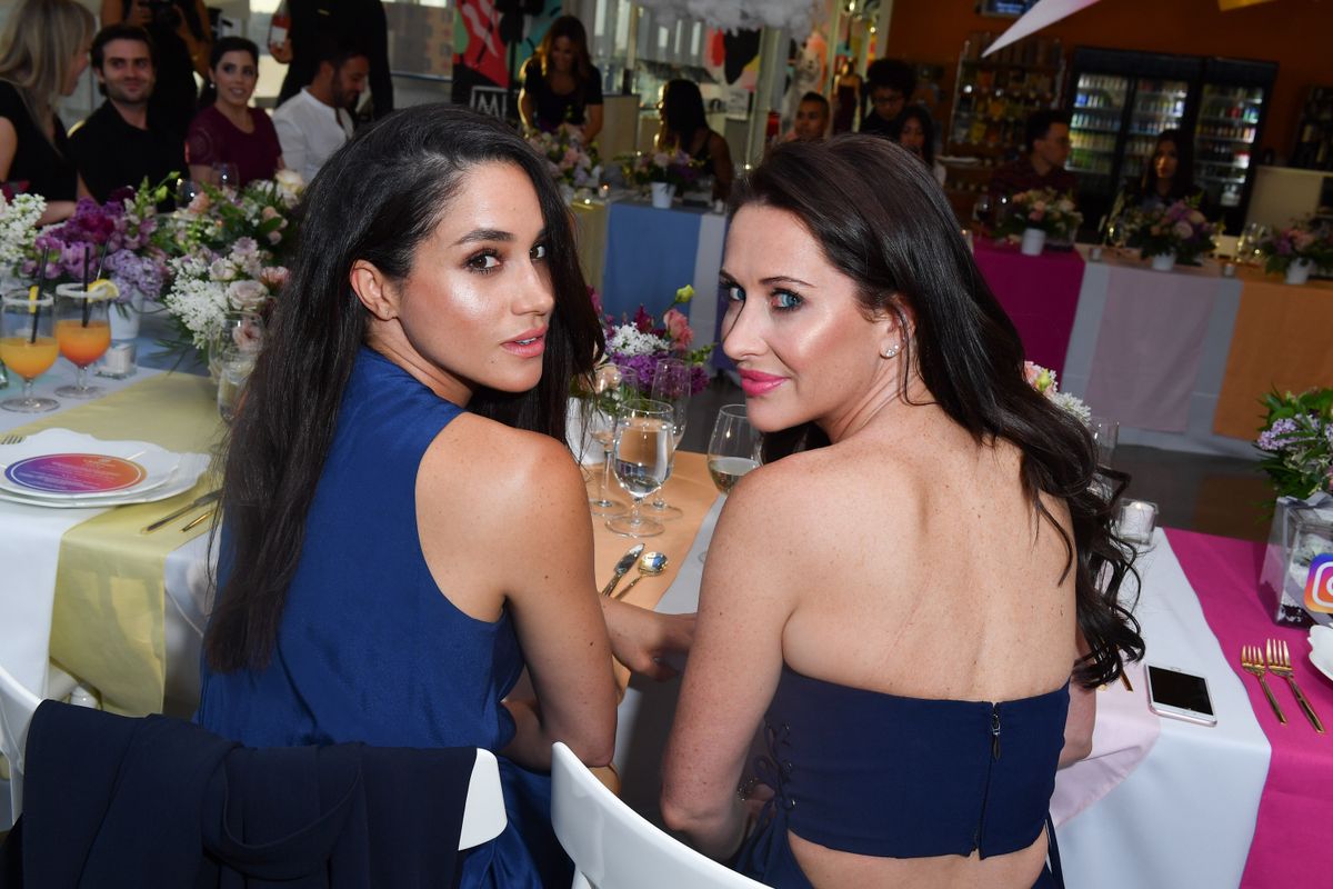 Meghan Markle és Jessica Mulroney  2016. május 31-én Torontóban, Kanadában.