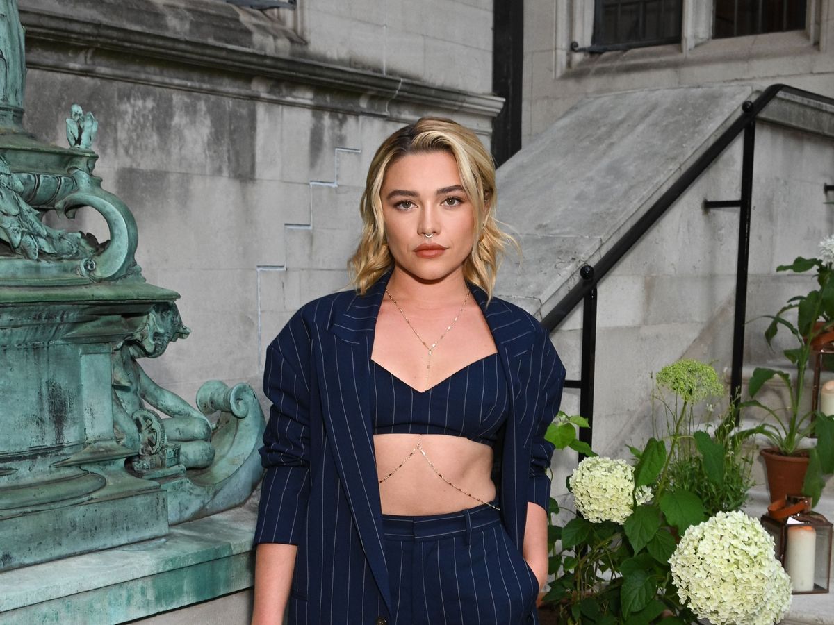 Florence Pugh riviéra bob frizurája tökéletesnyár végére