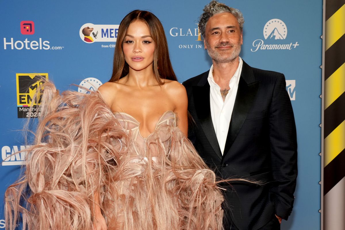 Taika Waititi és Rita Ora Ibizán látták vendégül a sztárvilág színe-javát