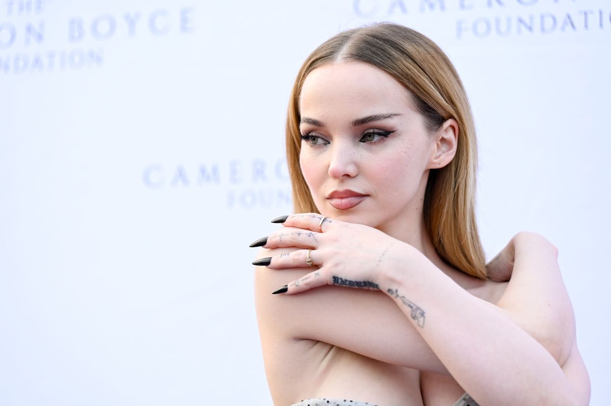 szirén szemsmink, dove cameron