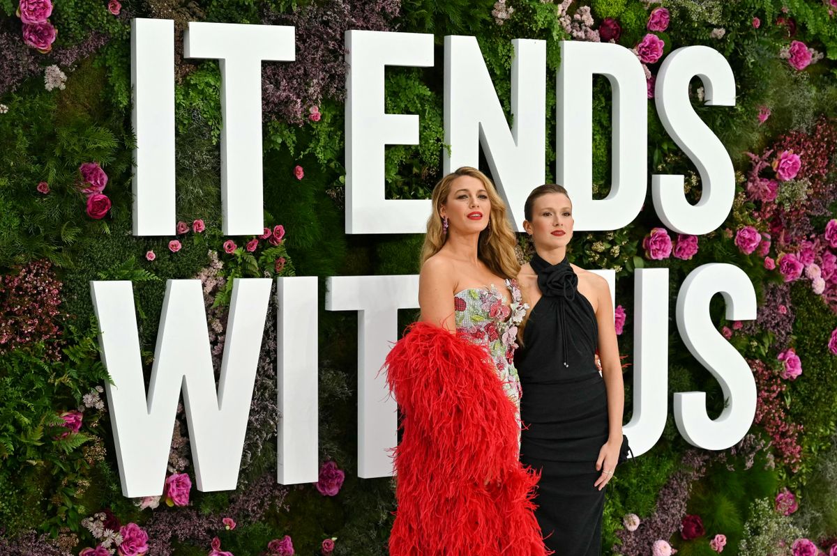 Isabela Ferrer kimaradna Justin Baldoni és Blake Lively vitájából