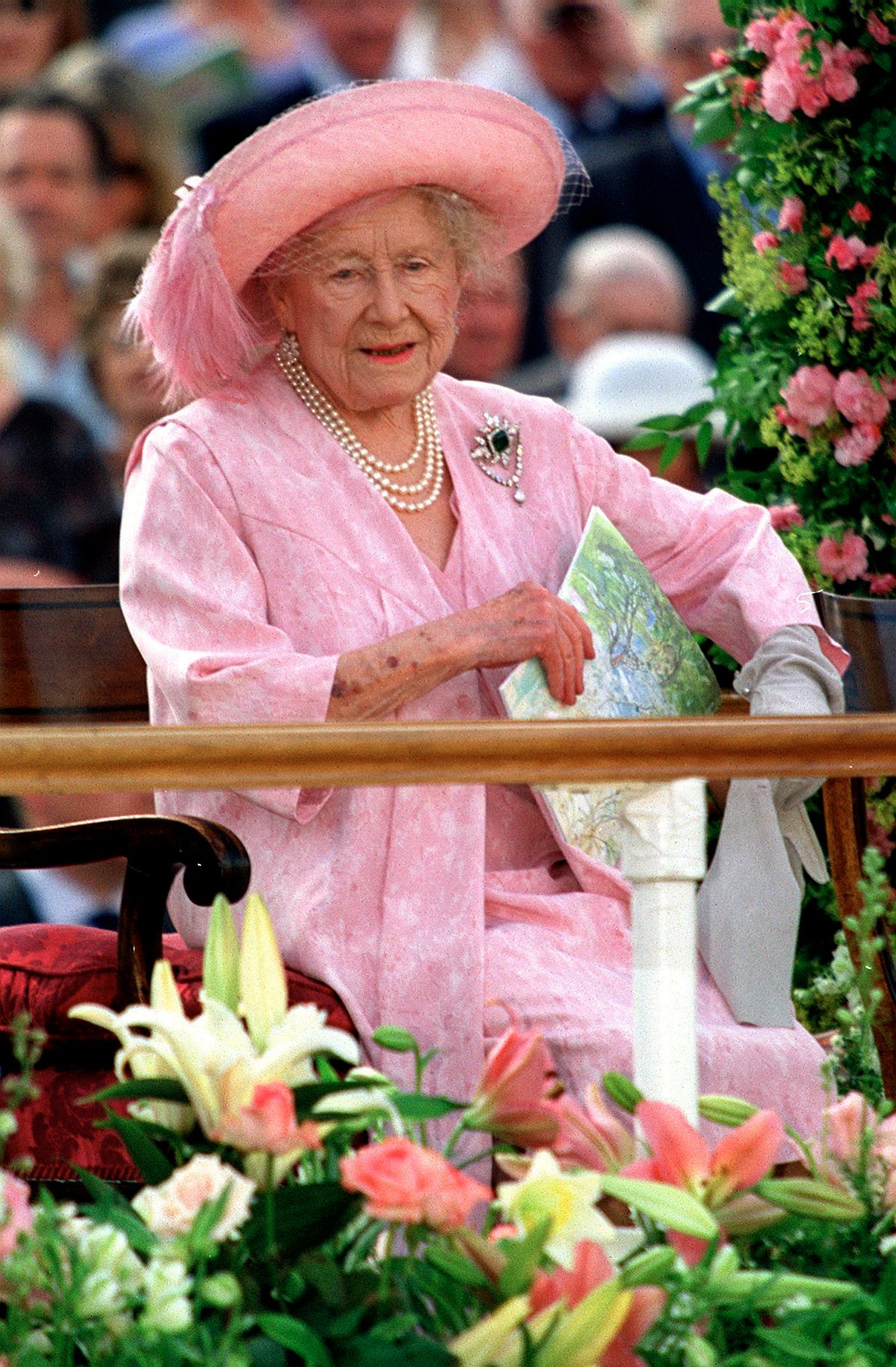 England's Queen mother arriving for pageant in honor of her 100th birthday.    (Photo by Ken Goff/Getty Images)