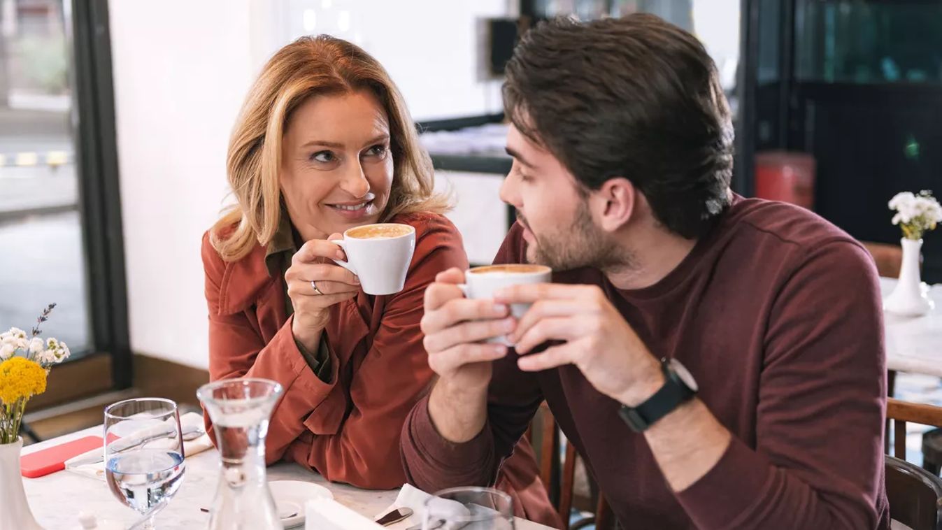 Sokan eddig titkolták, ha a randevú partner idősebb vagy fiatalabb. Mostanra trend lett belőle.