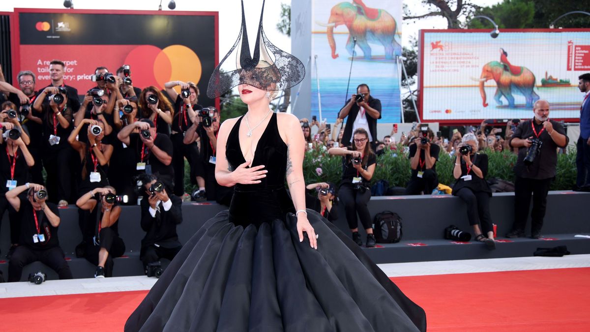 VENICE, ITALY - SEPTEMBER 04: Lady Gaga attends the "Joker: Folie à Deux" red carpet during the 81st Venice International Film Festival at Sala Grande on September 04, 2024 in Venice, Italy. (Photo by Daniele Venturelli/WireImage)
