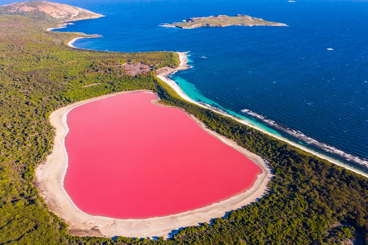 csajos nyaralás repülővel: Lake Hillier, Ausztrália