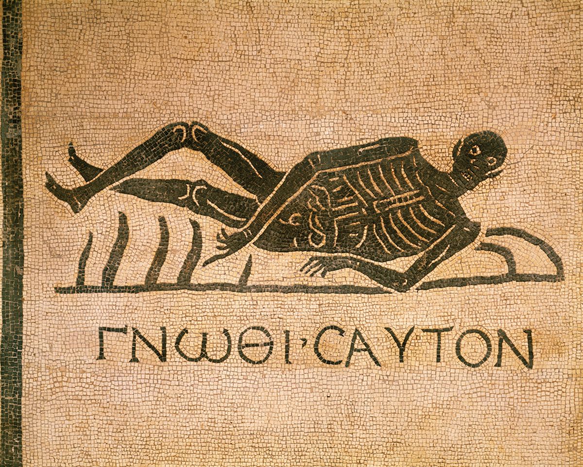 UNSPECIFIED - CIRCA 1900:  Roman civilization. Mosaic depicting human skeleton and the inscription "Know thyself." From the Convento di San Gregorio on the Via Appia.  (Photo By DEA / A. DAGLI ORTI/De Agostini via Getty Images)