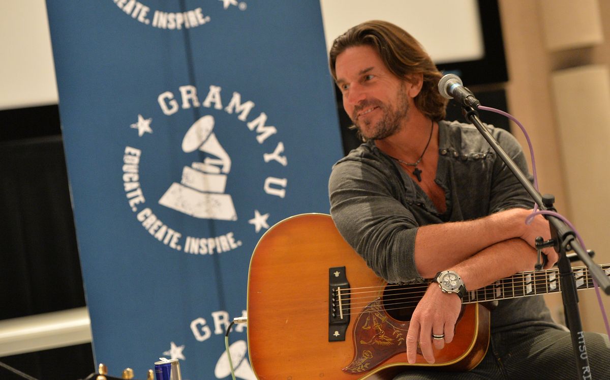 57 éves korában elhunyt Brett James Grammy-díjas énekes-dalszerző