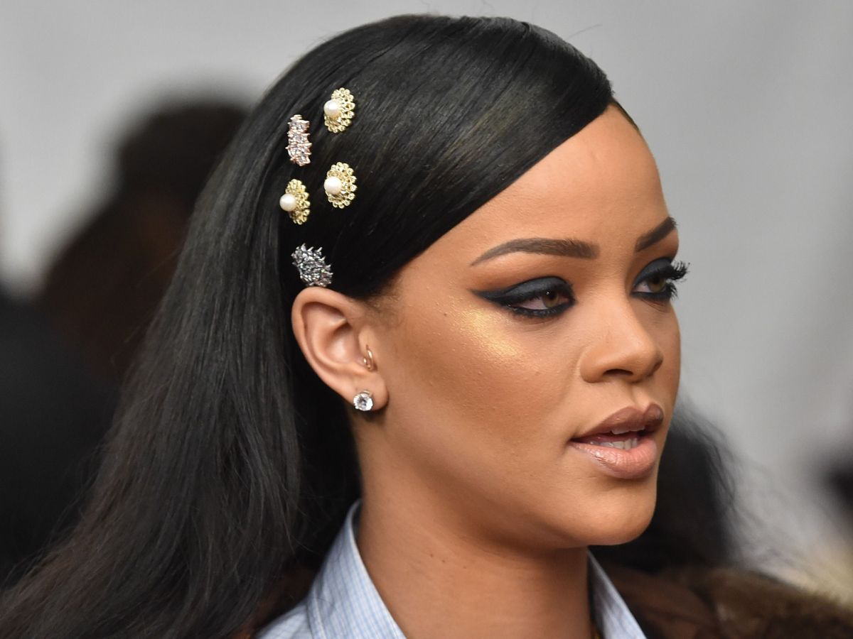 NEWARK, NEW JERSEY - APRIL 01: Rihanna attends Black Girls Rock! 2016 at New Jersey Performing Arts Center on April 1, 2016 in Newark, New Jersey. (Photo by Paras Griffin/Getty Images)