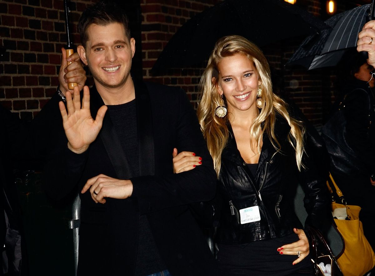NEW YORK - MARCH 22:  Musician Michael Bubble' and wife Luisana Loreley Lopilato de la Torre visit "Late Show With David Letterman" at the Ed Sullivan Theater on March 22, 2010 in New York City.  (Photo by Jeffrey Ufberg/WireImage)