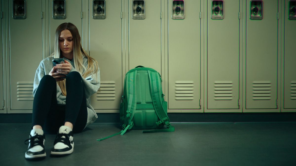 Netflix: Az Ismeretlen szám: középiskolai botrány az egyik legmegrázó dokumentumfilm idén. 