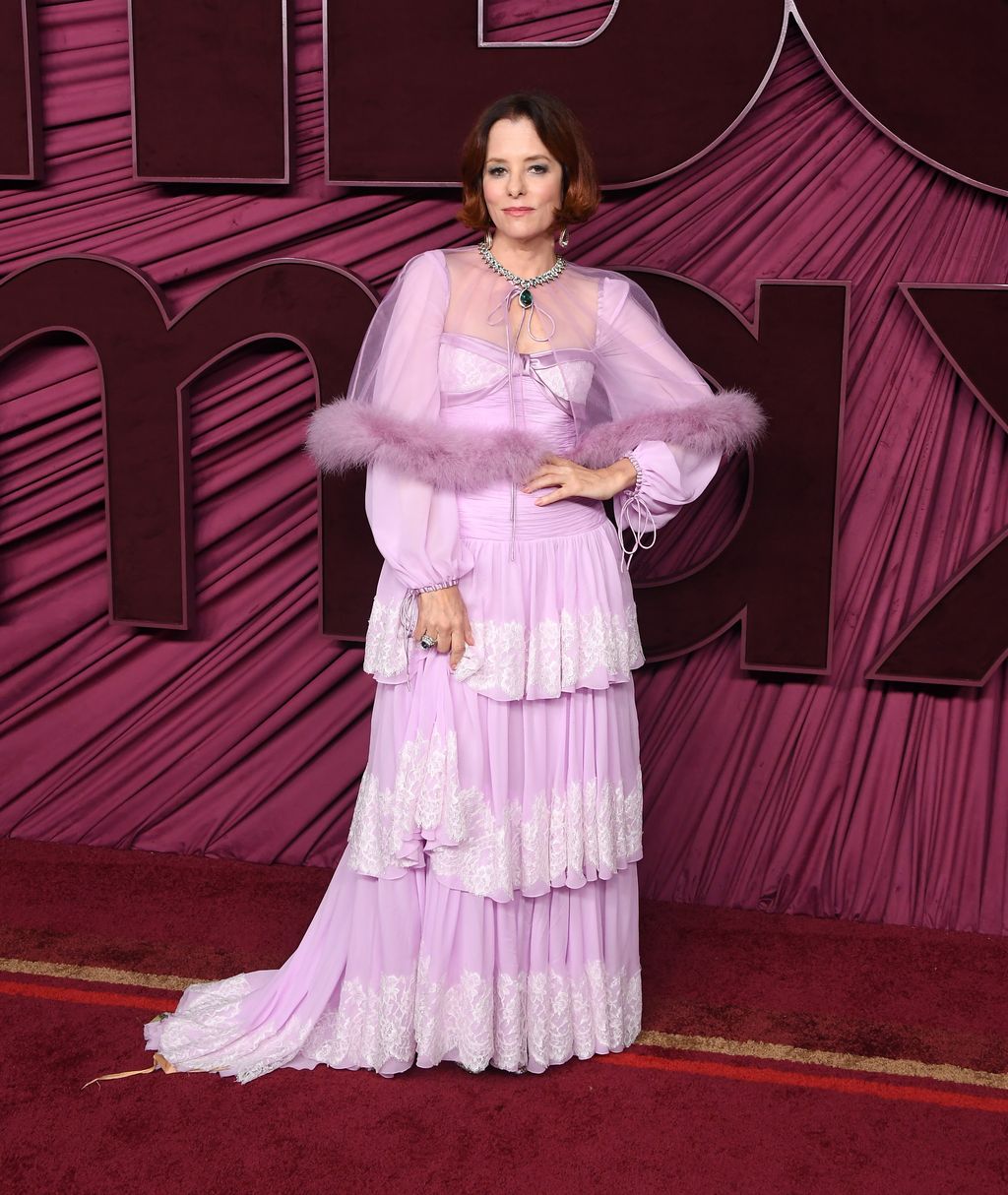 Parker Posey, a Fehér Lótusz sorozat 3. évadának szereplője a 2025-s Emmy-díjátadón