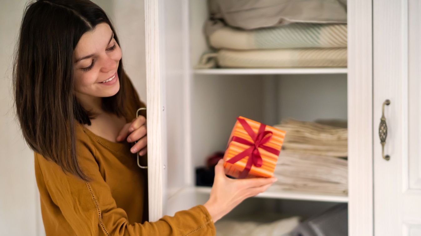 karácsonyi ajándék rejtekhely