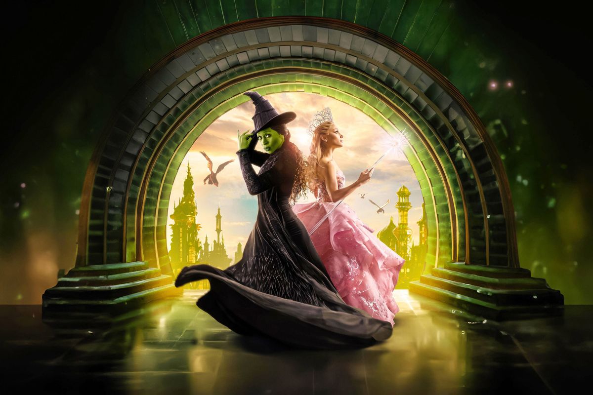 Ariana Grande és Cynthia Erivo, mint a Wicked két boszorkánya