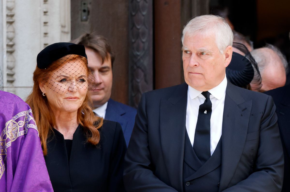 András herceg és Sarah Ferguson nemkívánatos vendég volt Katalin kenti hercegné temetésén 