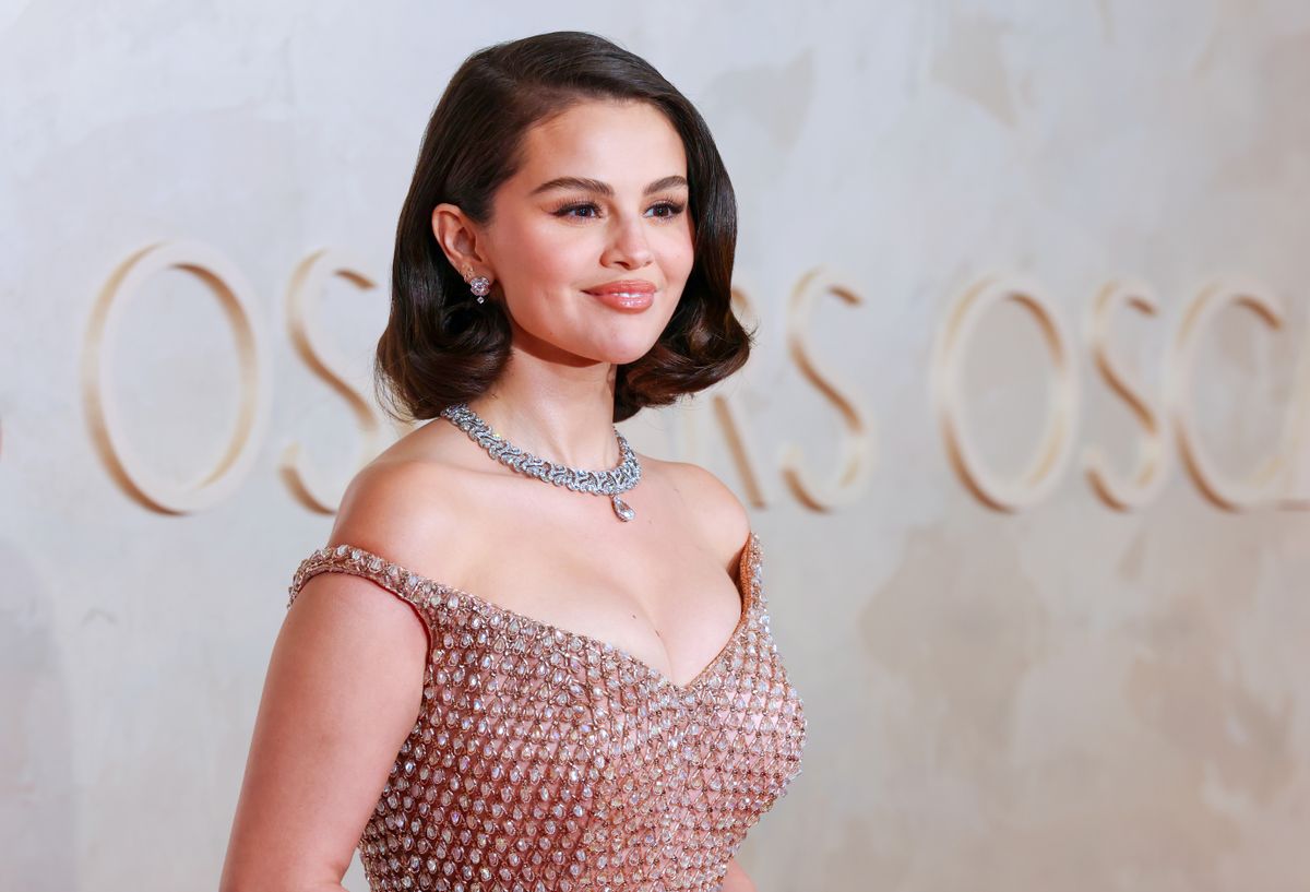 Selena Gomez az utóbbi hónapokban több eseményen is megjelent olyan frizurával és körömmel, amiket végül az esküvőn is viselt