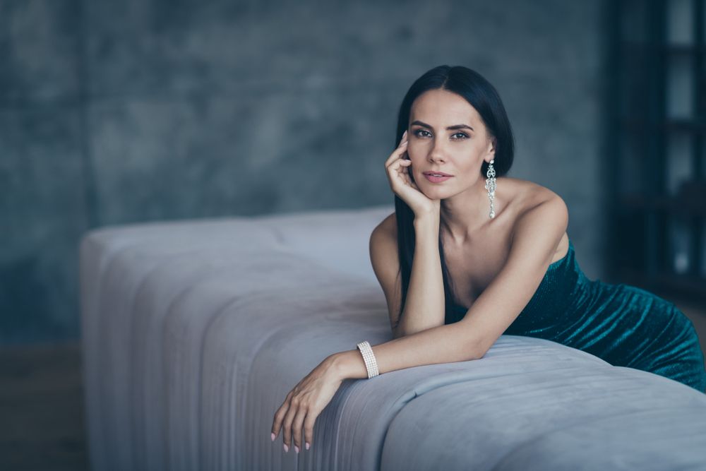Az etikett soha nem megy ki a divatból. Egy modern úrinő tudja, mit illik és mit nem és vannak illemszabályok, amiket soha nem szeg meg