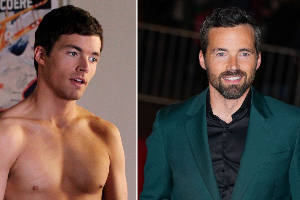 Ian Harding
Az amerikai színész Ezra Fitz szerepében tűnt fel, mint Lucy szerelme és középiskolai tanár. 2024-ben A mi kis titkunk című film férfi főszereplőjeként jelent meg Lindsay Lohan mellett.