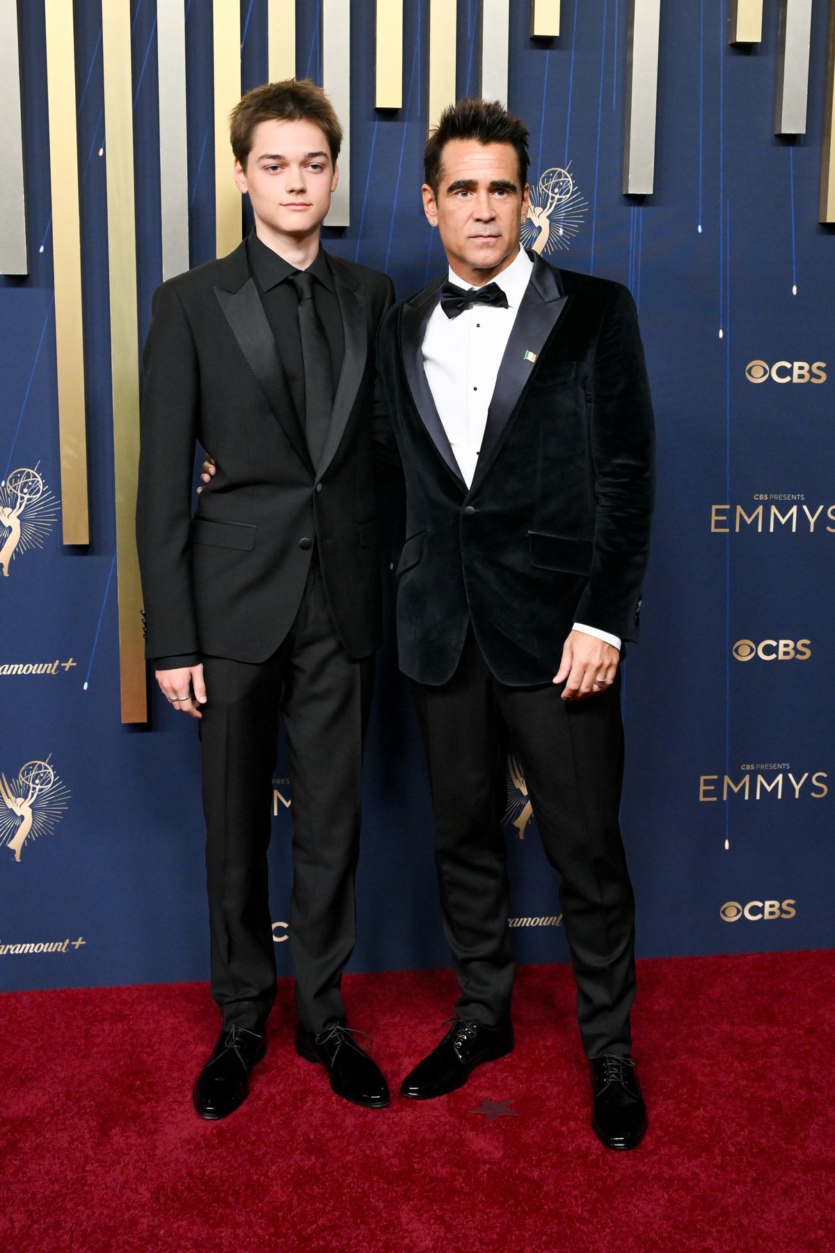 Henry Farrell és Colin Farrell a 77. Emmy-gálán